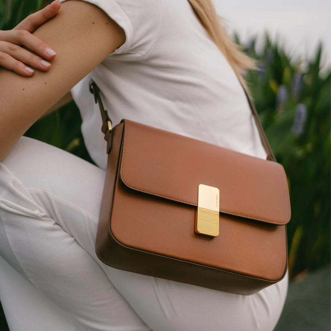 Top 8 Everyday Crossbody Bags For Under $1000 - luxfy