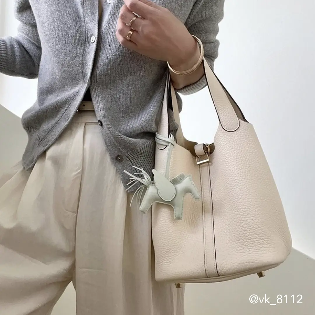 The Best Minimalist Luxury Bags